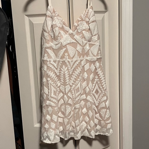 Revolve - mini white sequin dress - superdown - Picture 4 of 7